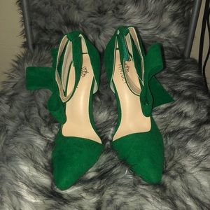 *NWOT* MMJuly Green high heels